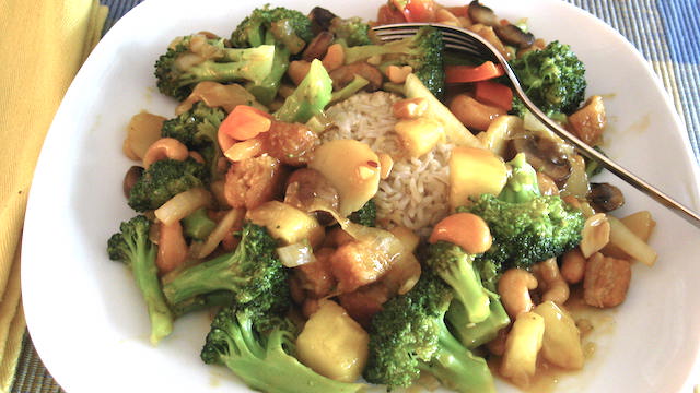 Broccoli/Cashew Stir-fry: Monday, July 1, 2024